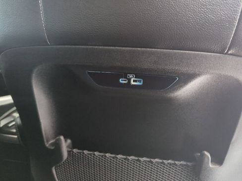 Used 2022 Chrysler Pacifica Touring-L w/ S Appearance Package image 50