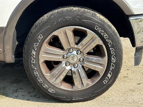 Used 2018 Ford F150 King Ranch w/ Equipment Group 601A Luxury AWD/4WD image 12