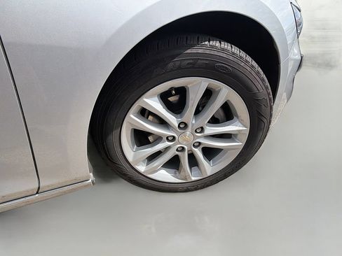 Used 2018 Chevrolet Malibu LT w/ Driver Confidence Package FWD image 10