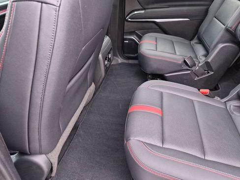 Used 2024 Chevrolet Traverse RS image 35