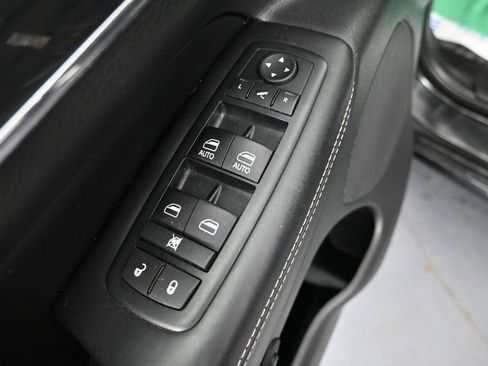 Used 2015 Jeep Grand Cherokee Overland AWD/4WD image 30