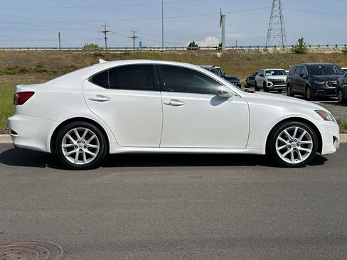 Used 2011 Lexus IS 250 w/ Premium Pkg Value Edition RWD image 2