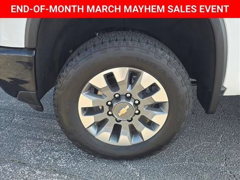 Used 2024 Chevrolet Silverado 2500 Custom w/ Custom Convenience Package image 17