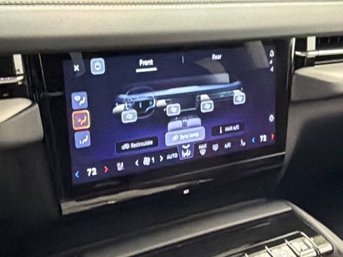 New 2026 Lincoln Navigator L Premier AWD/4WD image 27