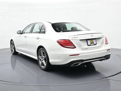 Used 2017 Mercedes-Benz E 300 4MATIC image 8