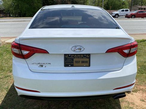Used 2017 Hyundai Sonata SE image 3