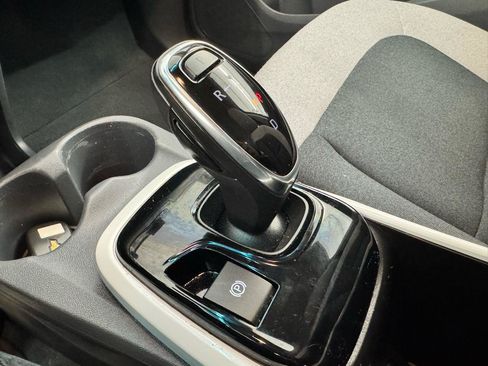 Used 2020 Chevrolet Bolt LT FWD image 21