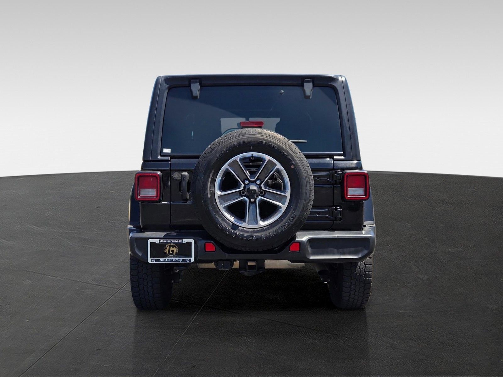 Used 2023 Jeep Wrangler Unlimited Sahara w/ Cold Weather Group AWD/4WD image 6