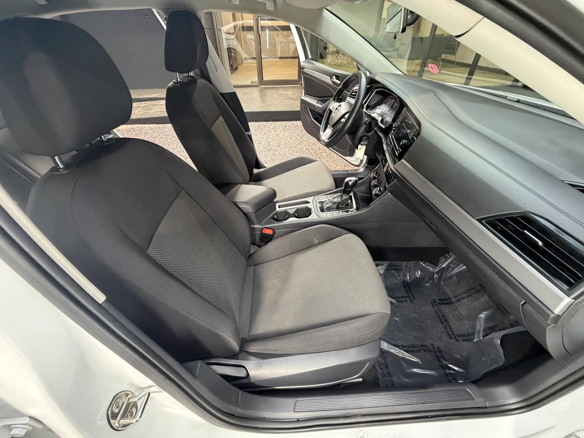 Used 2021 Volkswagen Jetta SE FWD image 34