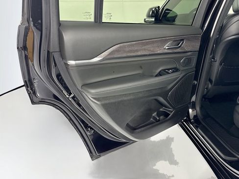 Used 2025 Jeep Grand Cherokee L Overland image 28