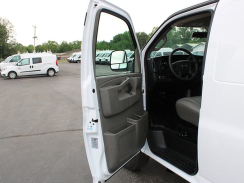 Used 2024 Chevrolet Express 2500 w/ Driver Convenience Package RWD image 28