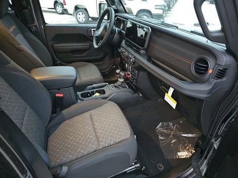 New 2026 Jeep Gladiator Mojave w/ Safety Group AWD/4WD image 11