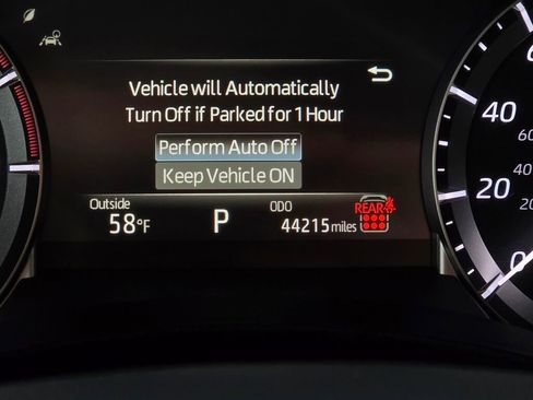 Used 2024 Toyota Highlander XLE AWD/4WD image 29
