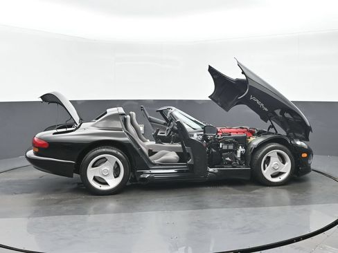 Used 1994 Dodge Viper RT/10 RWD image 40