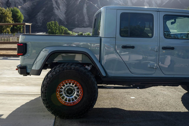 Used 2023 Jeep Gladiator Mojave w/ LED Lighting Group AWD/4WD image 10