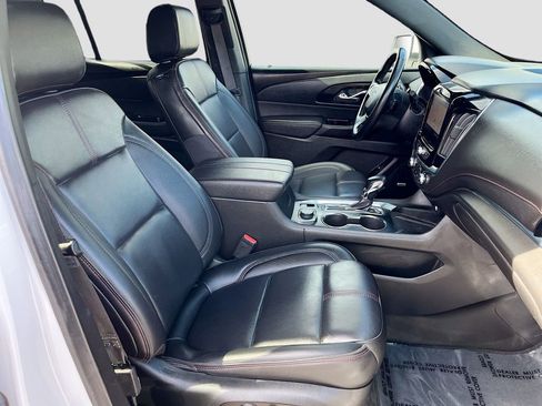 Used 2023 Chevrolet Traverse RS AWD/4WD image 31