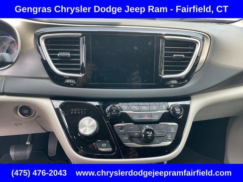 Used 2020 Chrysler Pacifica Touring-L Plus FWD image 62