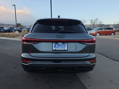 Used 2025 Audi SQ6 e-tron Prestige w/ 21" Black Optic Wheel Package image 4
