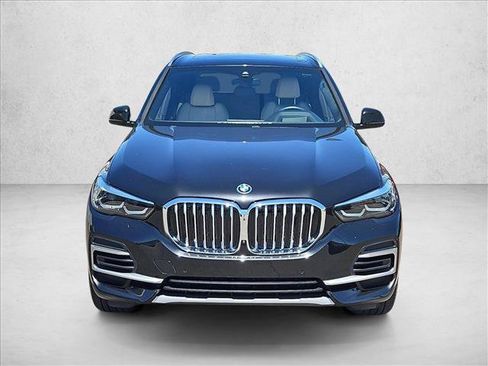 Certified 2022 BMW X5 xDrive45e w/ Climate Comfort Package AWD/4WD image 2
