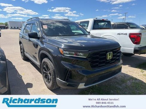 Used 2025 Honda Pilot TrailSport image 1