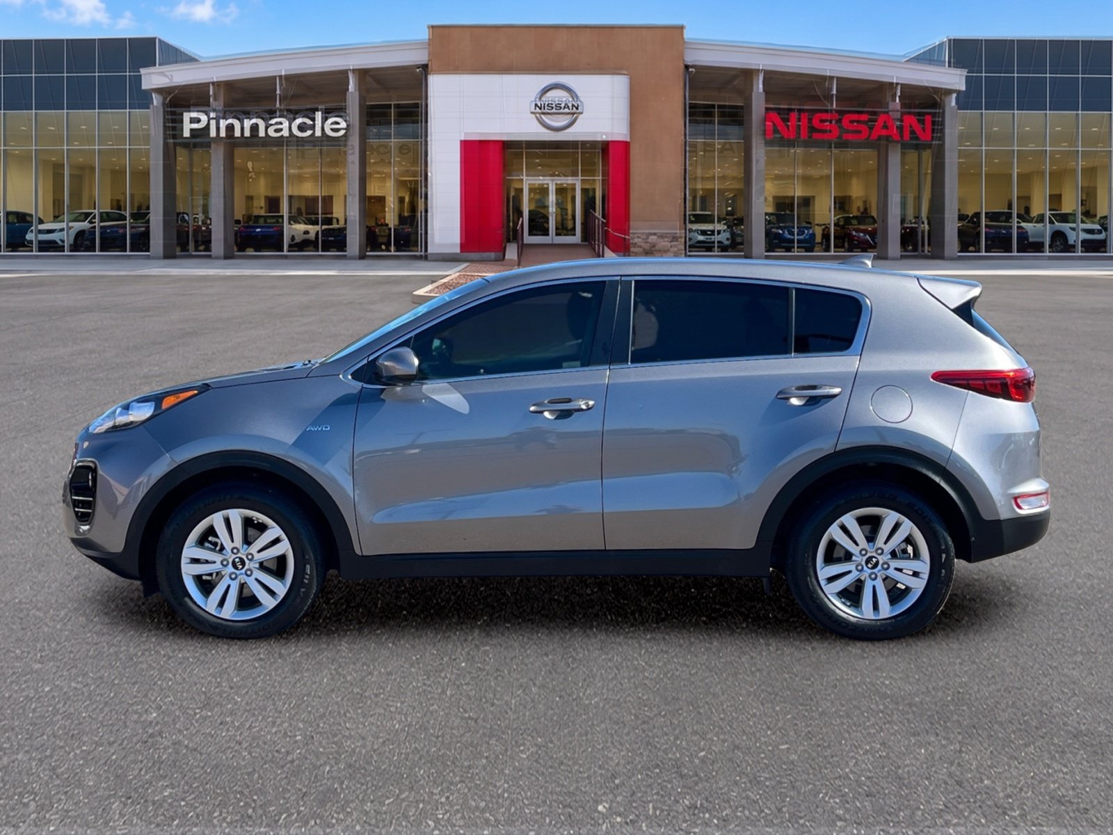 Used 2018 Kia Sportage LX AWD/4WD image 3
