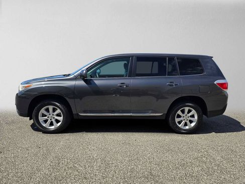 Used 2011 Toyota Highlander 2WD w/ Tow Pkg image 6