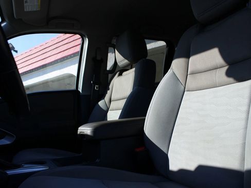 Used 2022 Nissan Frontier SV image 19