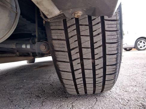 Used 2015 Toyota Camry LE image 36