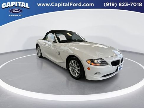 Used 2005 BMW Z4 2.5i RWD image 2