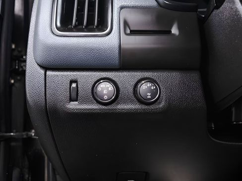 Used 2016 Chevrolet Colorado Z71 AWD/4WD image 19