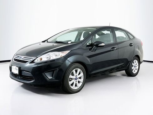 Used 2013 Ford Fiesta SE image 3