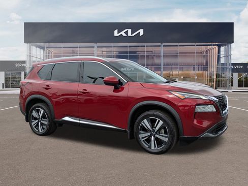 Used 2023 Nissan Rogue SL AWD/4WD image 2