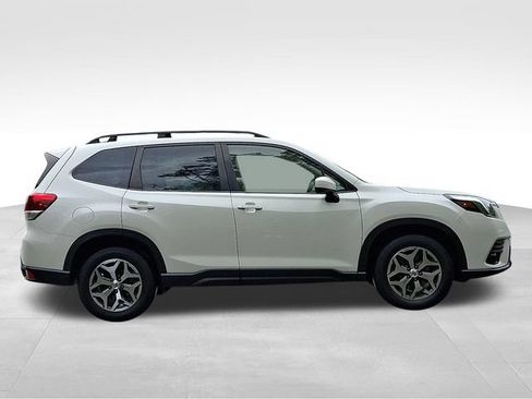 Used 2023 Subaru Forester Premium AWD/4WD image 7