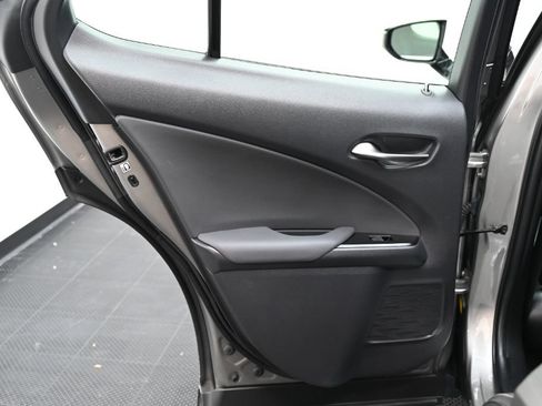 Used 2021 Lexus UX 200 w/ Accessory Package (Z2) FWD image 34
