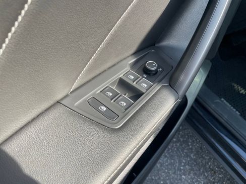 Certified 2022 Volkswagen Tiguan SE AWD/4WD image 12