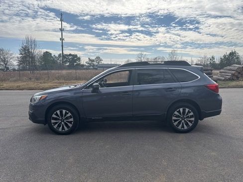 Used 2015 Subaru Outback 3.6R Limited image 3
