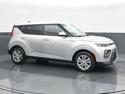 Used 2021 Kia Soul LX image 8