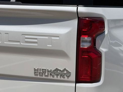 Used 2023 Chevrolet Silverado 1500 High Country w/ Technology Package AWD/4WD image 7