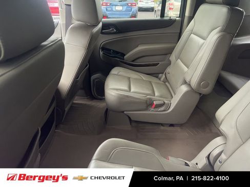 Certified 2017 GMC Yukon XL SLT w/ HD Trailering Package AWD/4WD image 6