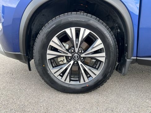 Used 2023 Nissan Rogue SV AWD/4WD image 25