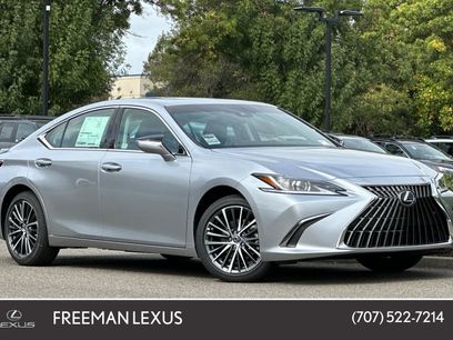 New 2025 Lexus ES 300h w/ Premium Package