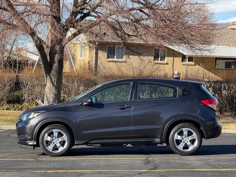 Used 2017 Honda HR-V LX image 8