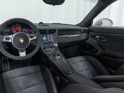 Certified 2016 Porsche 911 Carrera GTS RWD image 26