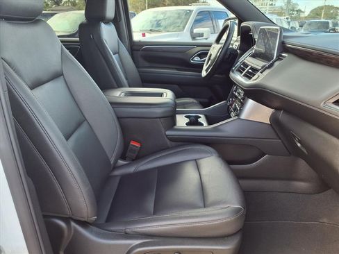 Used 2023 Chevrolet Suburban LT image 13