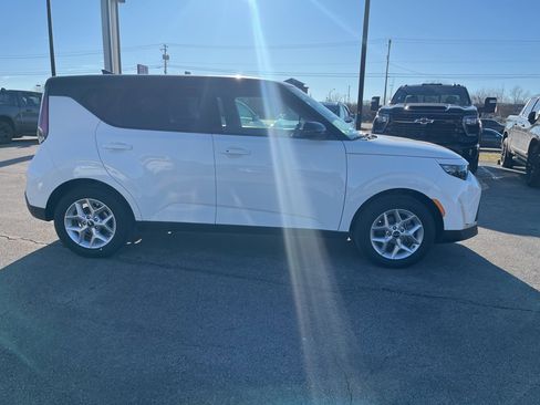 Used 2025 Kia Soul S image 4