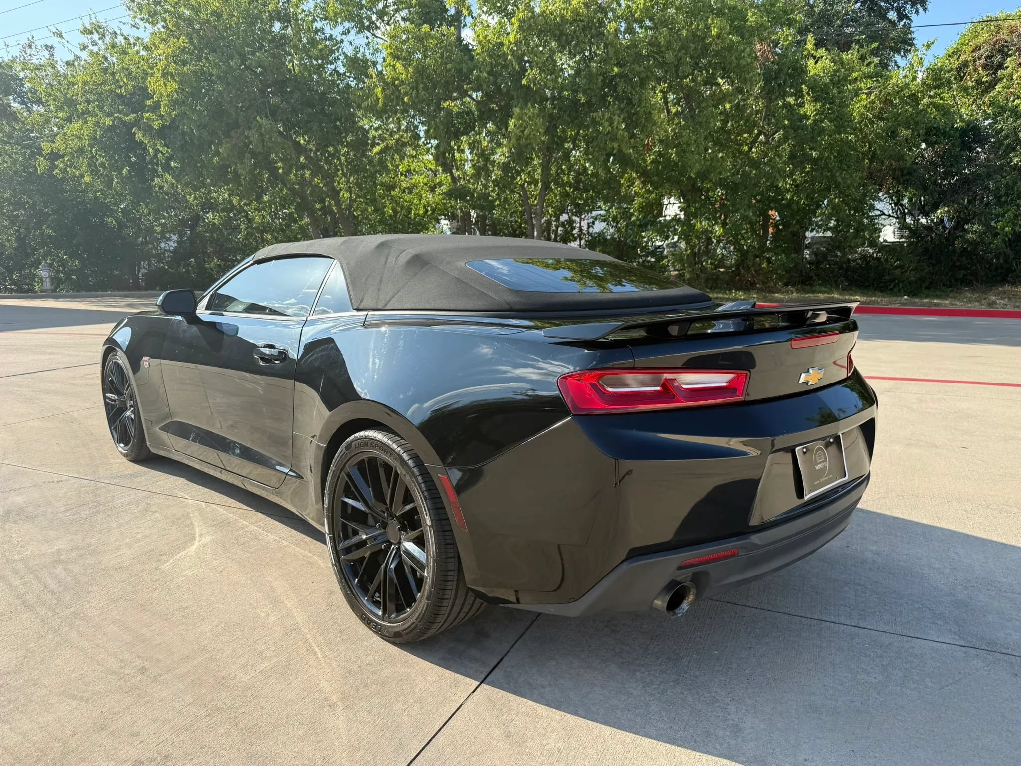 Used 2018 Chevrolet Camaro SS RWD image 6