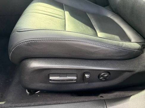 Used 2022 Honda Accord Touring image 11