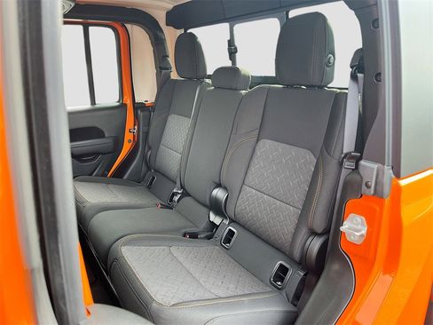 Certified 2025 Jeep Gladiator Mojave image 22