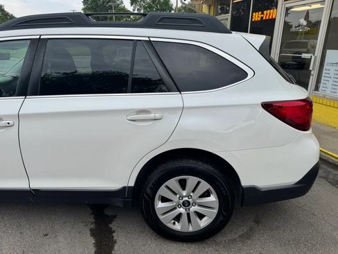 Used 2019 Subaru Outback 2.5i Premium AWD/4WD image 5