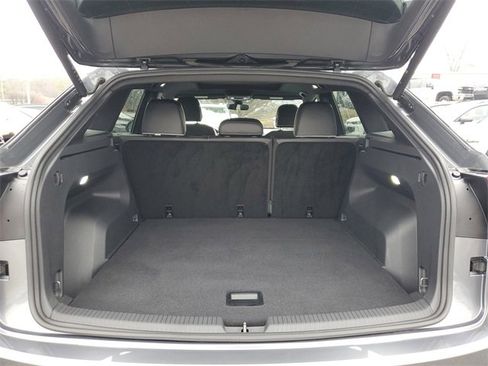 Used 2024 Volkswagen Atlas Cross Sport SEL Premium R-Line image 8